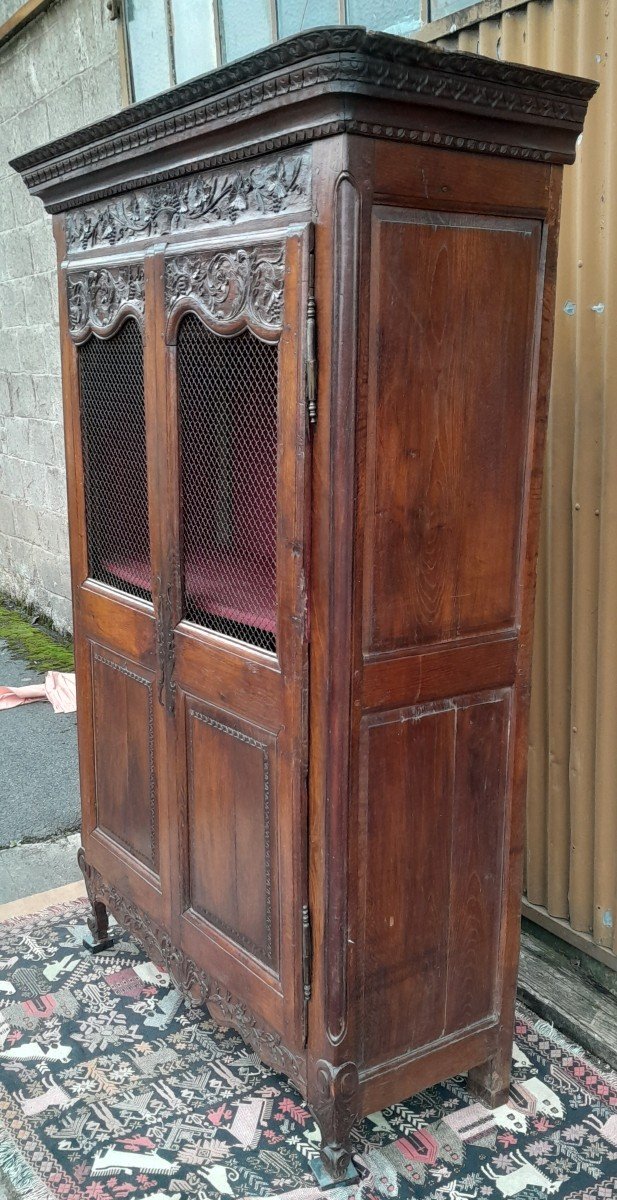 Petite  armoire moulurée et sculptée, grillagée En Chêne Louis XIV ,d'époque XVIII ème. -photo-4