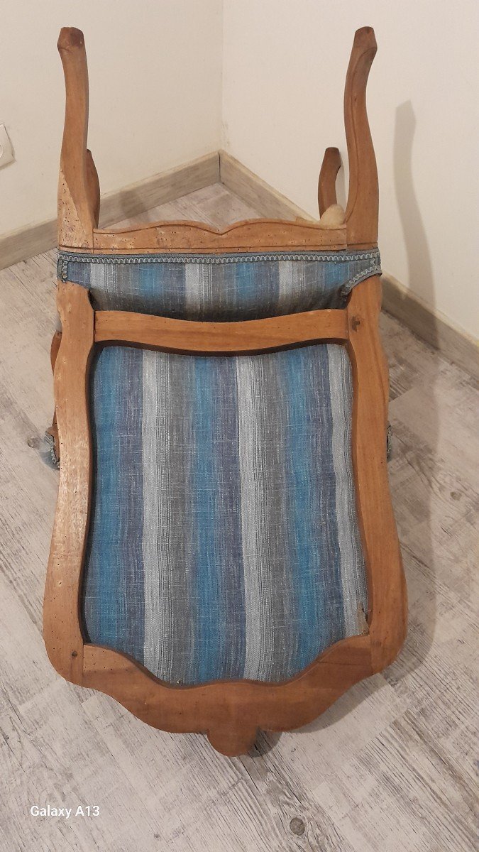 Fauteuil En Noyer d'époque Louis XV, 18ème. -photo-2