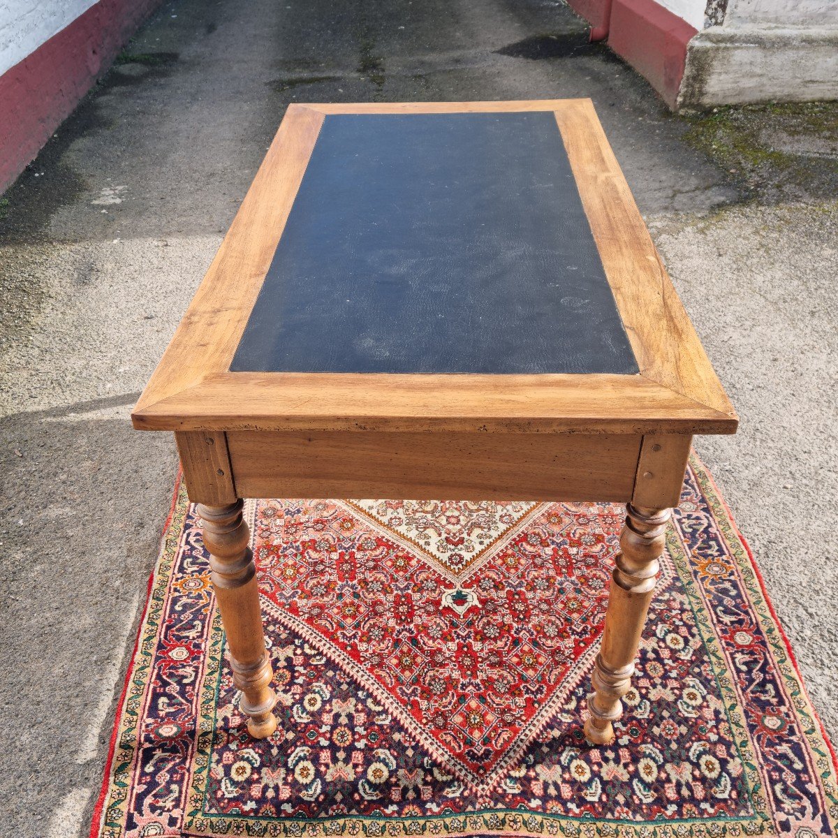 Louis Philippe Walnut Middle Desk, 19th Century. -photo-4
