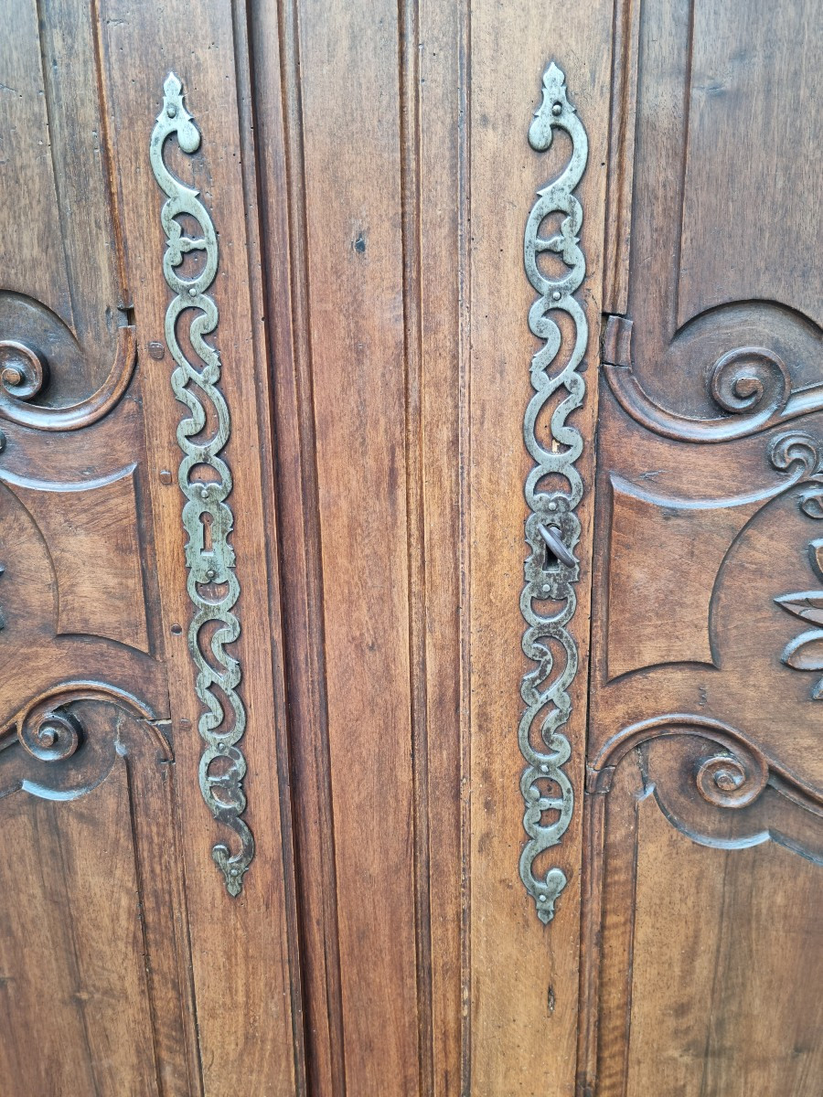 Walnut Armoire, Carved Molding, Louis XV From The 18th Century. -photo-4