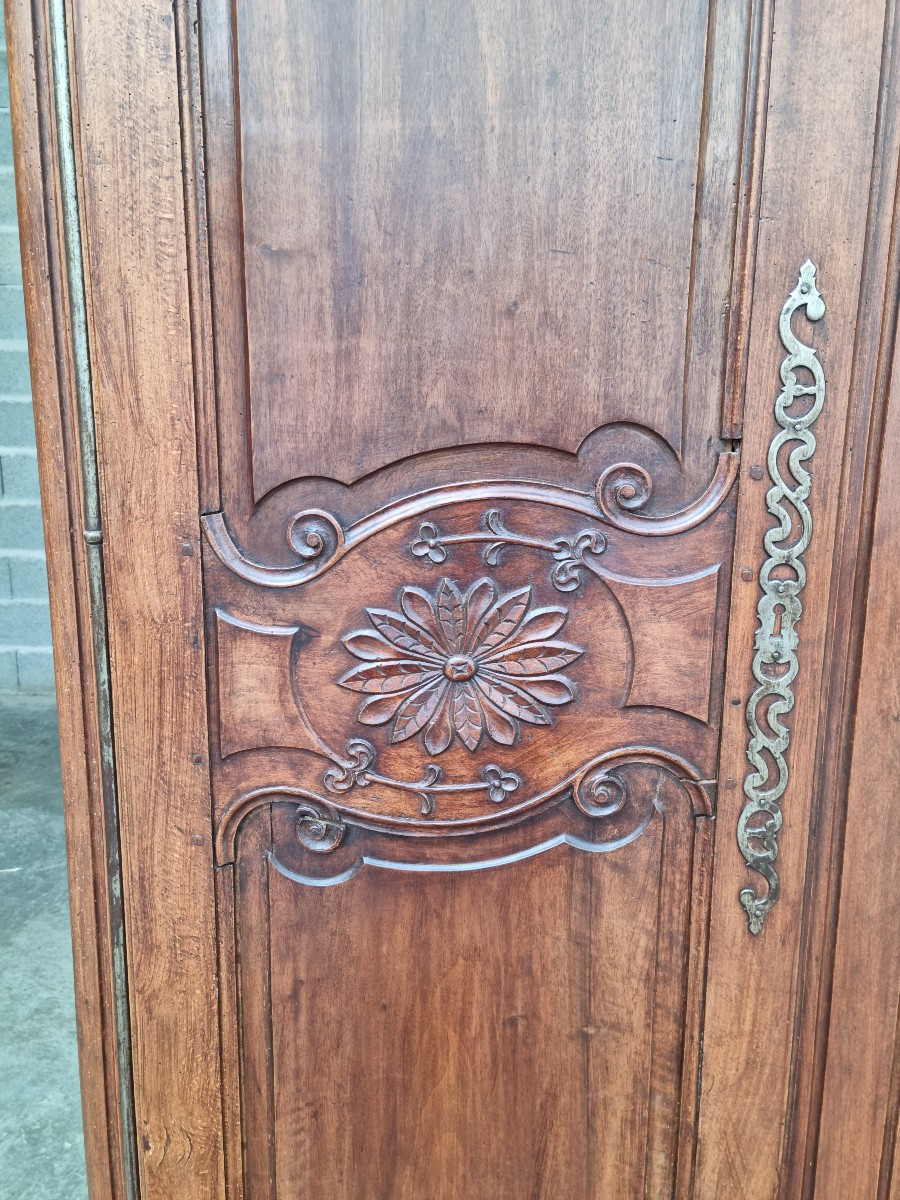 Walnut Armoire, Carved Molding, Louis XV From The 18th Century. -photo-6