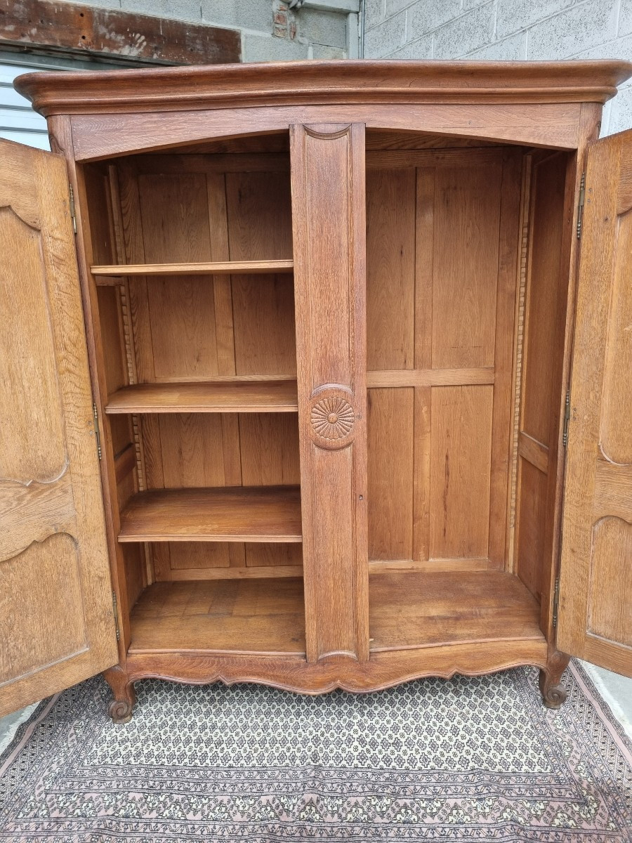 Armoire en chêne moulurée, galbée en façade, Louis XV d'époque XIXème -photo-4