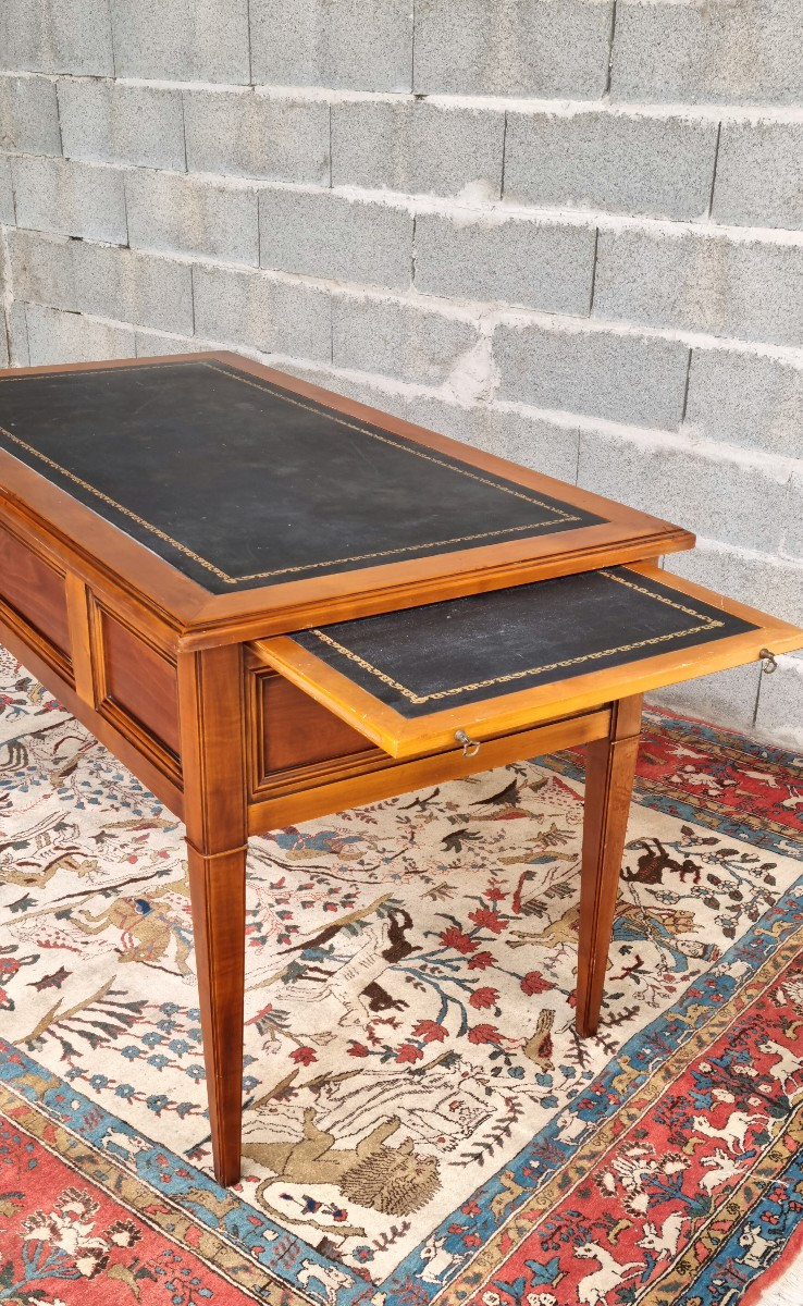 Bureau de milieu, en merisier clair, deux tirettes. Louis XVI , d'époque XXᵉ siècle – -photo-2