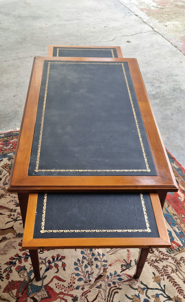 Bureau de milieu, en merisier clair, deux tirettes. Louis XVI , d'époque XXᵉ siècle – -photo-3