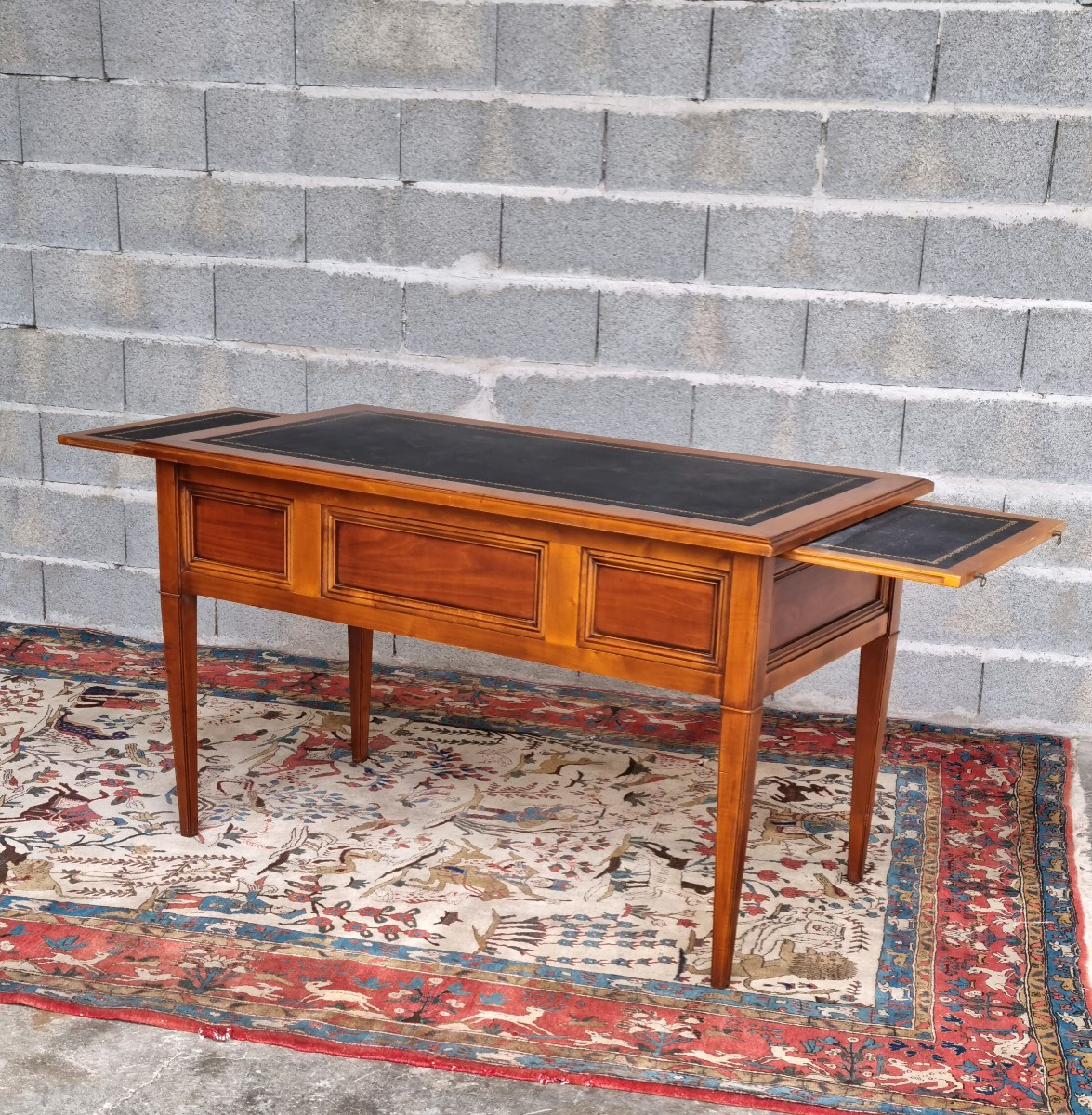 Bureau de milieu, en merisier clair, deux tirettes. Louis XVI , d'époque XXᵉ siècle – -photo-4