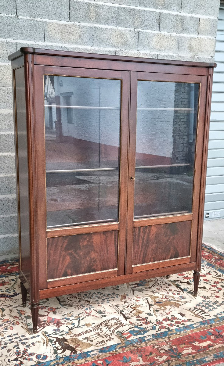 Bibliothèque vitrine en acajou,Louis XVI, d'époque XXème 