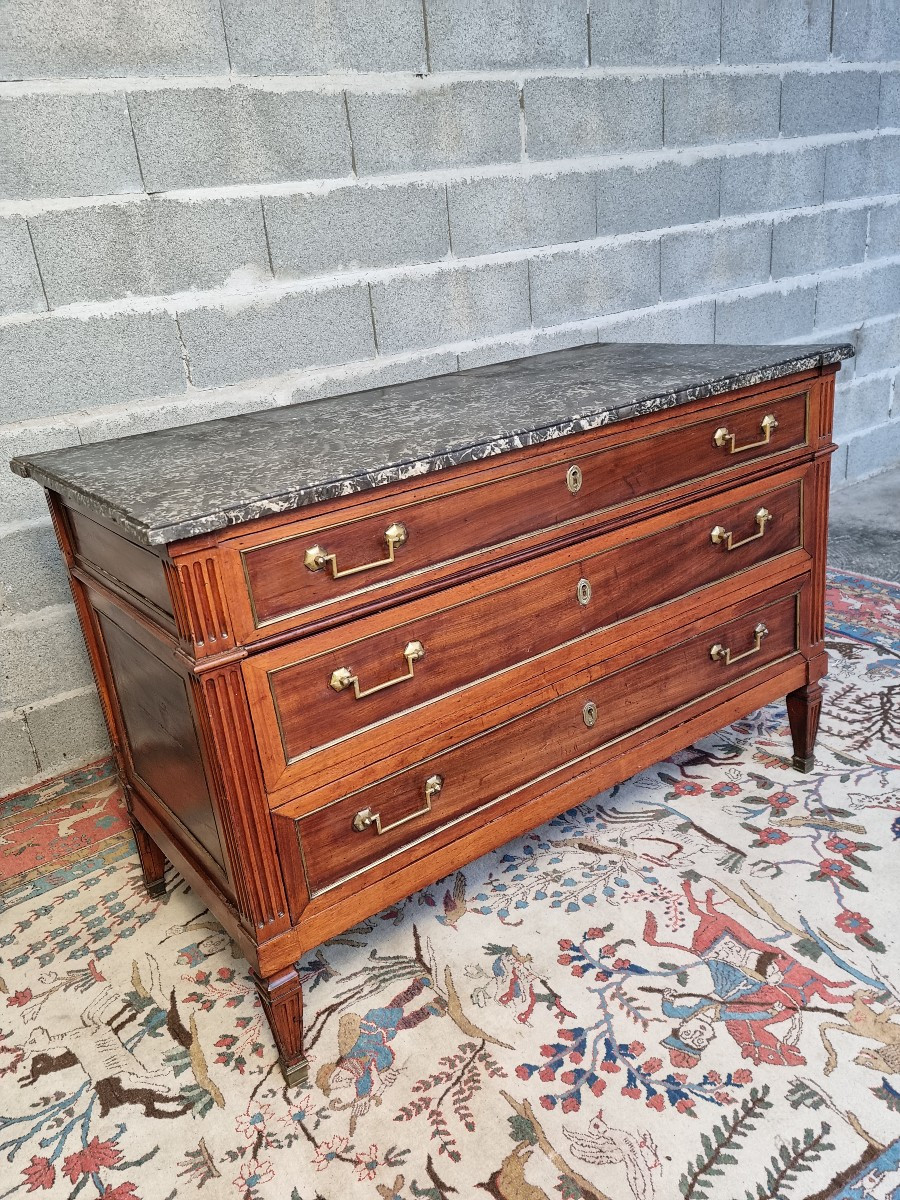 Commode en acajou Louis XVI d'époque XVIII ème -photo-2