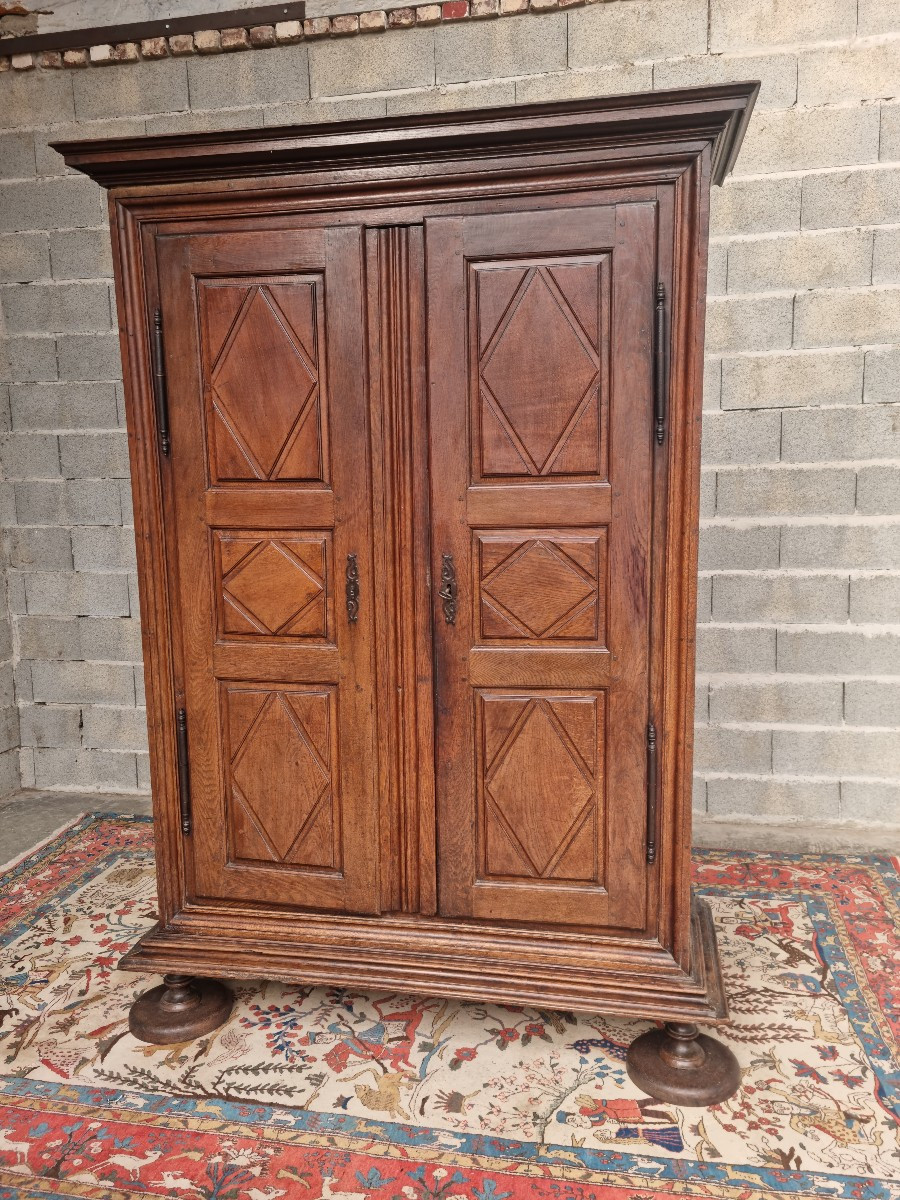 Armoire en chêne moulurée, Louis XIII, d'époque XVIIème 