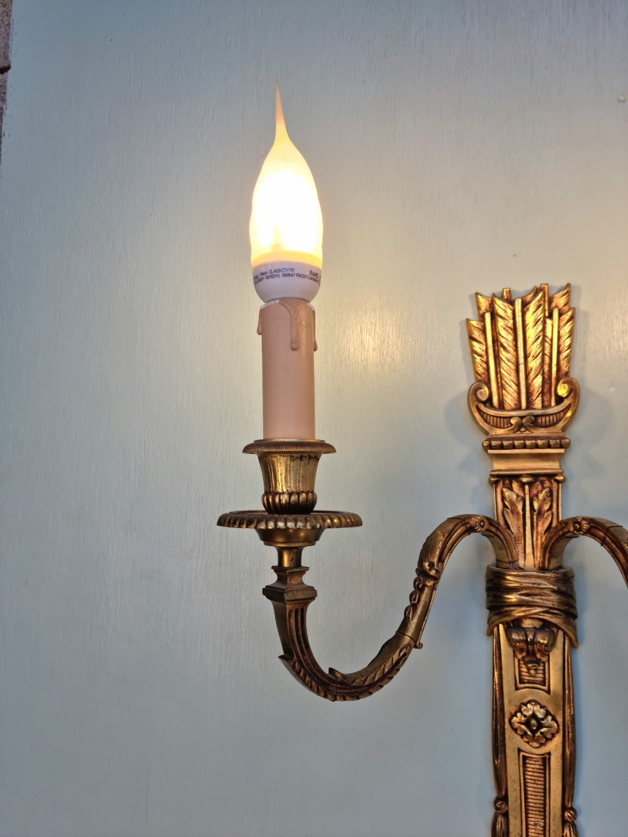 Paire d’appliques en bronze doré,  Louis XVI, d'époque XIXème.-photo-2