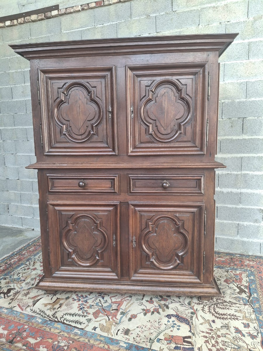 Buffet quatre portes, en chêne sculpté, Régence d'époque XVIIIème