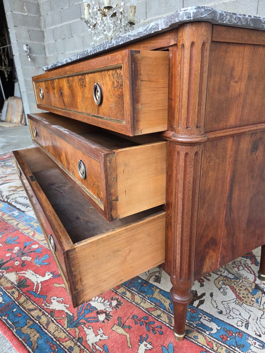 Commode Louis XVI en acajou et filets de laiton, XIXᵉ siècle-photo-1