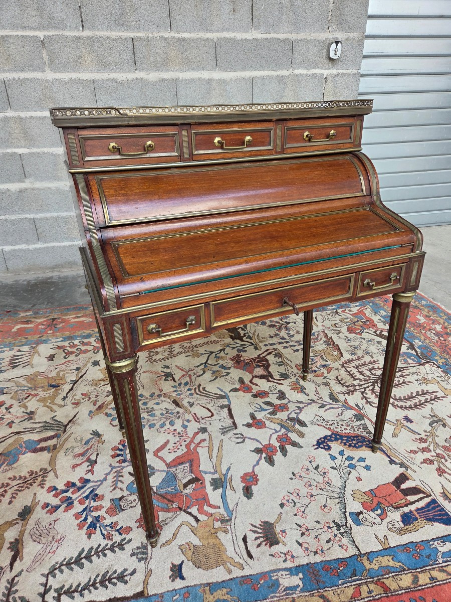 Louis XVI Style Cylinder Desk In Mahogany, With A Gallery And Brass Stringing, Late 19th Century 