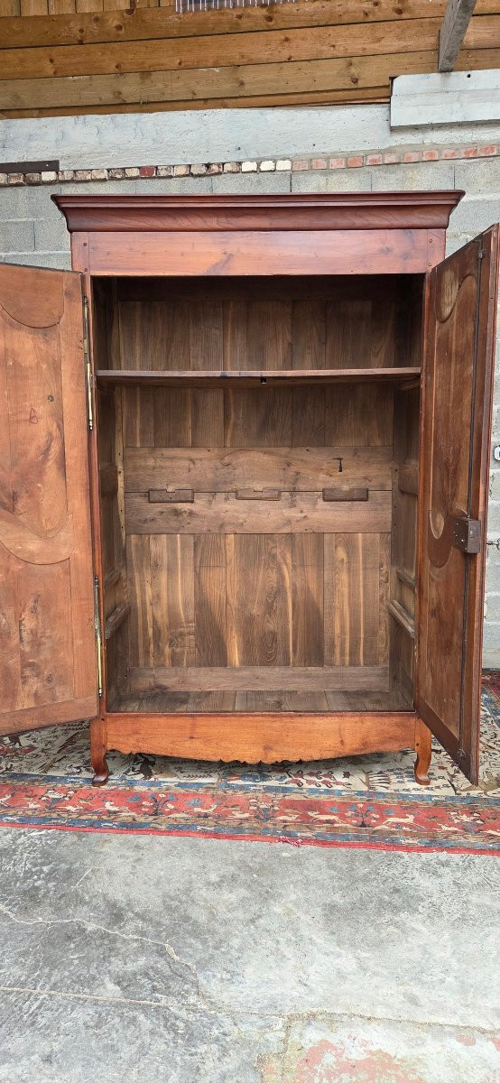 Armoire  Louis XV en merisier – Travail régional du XIXᵉ siècle-photo-3
