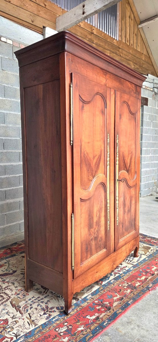 Armoire  Louis XV en merisier – Travail régional du XIXᵉ siècle-photo-4