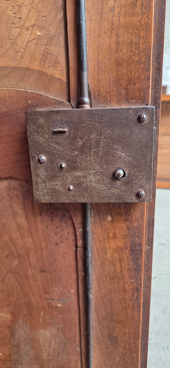 Armoire  Louis XV en merisier – Travail régional du XIXᵉ siècle-photo-1