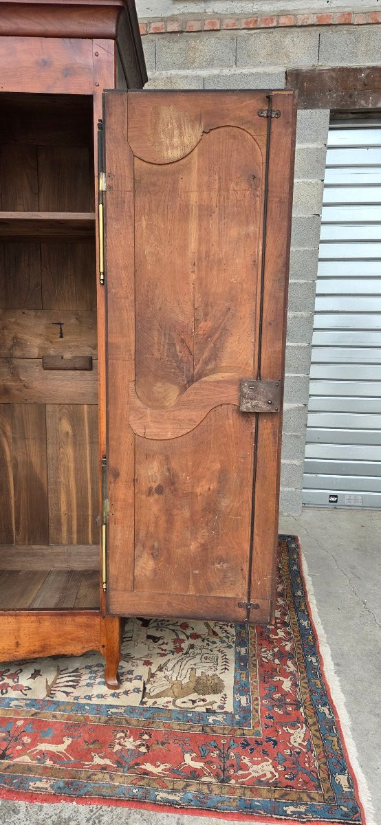 Armoire  Louis XV en merisier – Travail régional du XIXᵉ siècle-photo-2