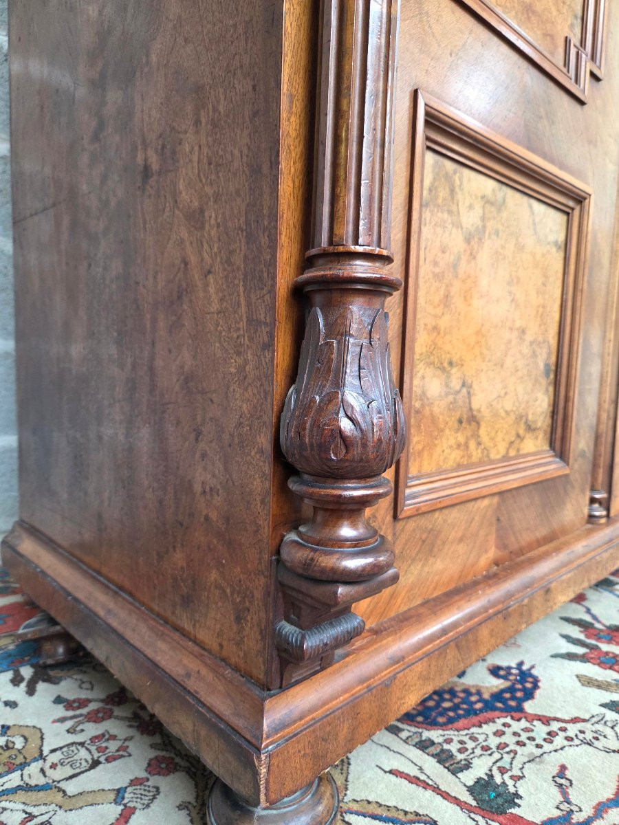 Armoire Néo-Renaissance en Noyer et Loupe de noyer. Est de la France, d'époque XIXᵉ Siècle-photo-1