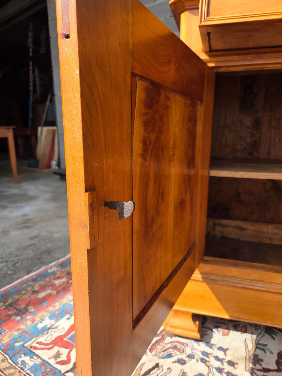 Buffet bas en merisier massif, trois tiroirs, Louis Philippe, Époque XIXᵉ .-photo-2