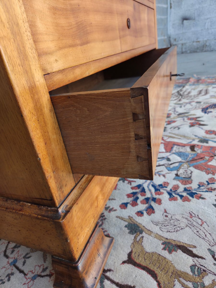 Commode Louis-Philippe en merisier massif, quatre tiroirs, marbre à gorge, d'époque XIXe siècle-photo-1