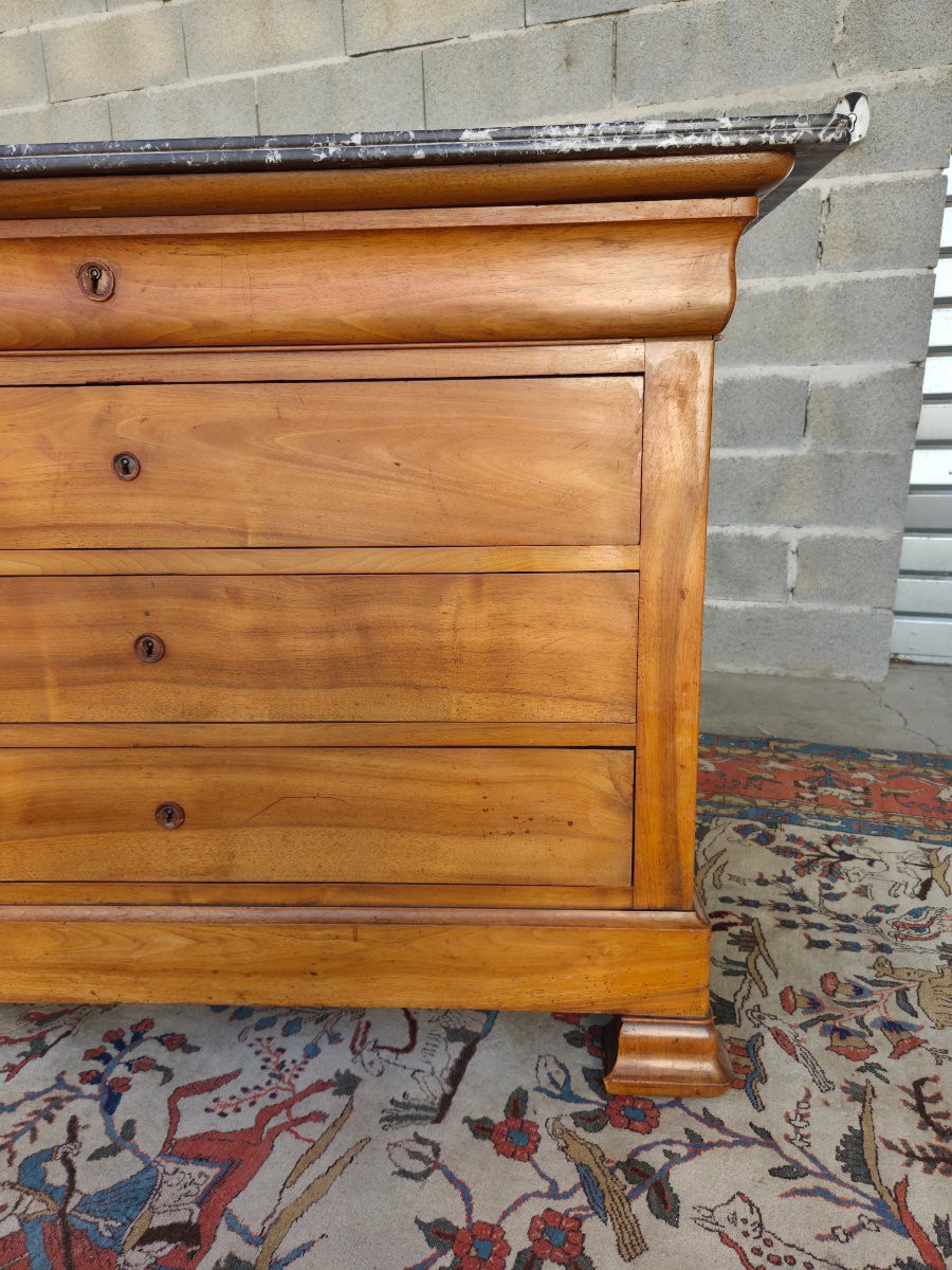Commode Louis-Philippe en merisier massif, quatre tiroirs, marbre à gorge, d'époque XIXe siècle-photo-2