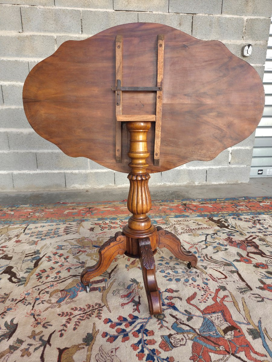  Table guéridon en ronce de  noyer, à plateau basculant, Napoléon III , d'époque XIXème -photo-5