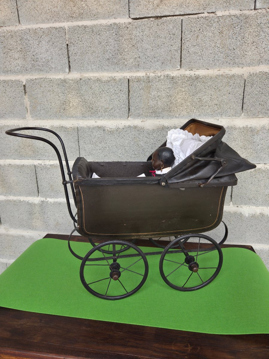 Antique Doll's Baby Carriage With Black Celluloid Bather - Circa 1930/1950-photo-1