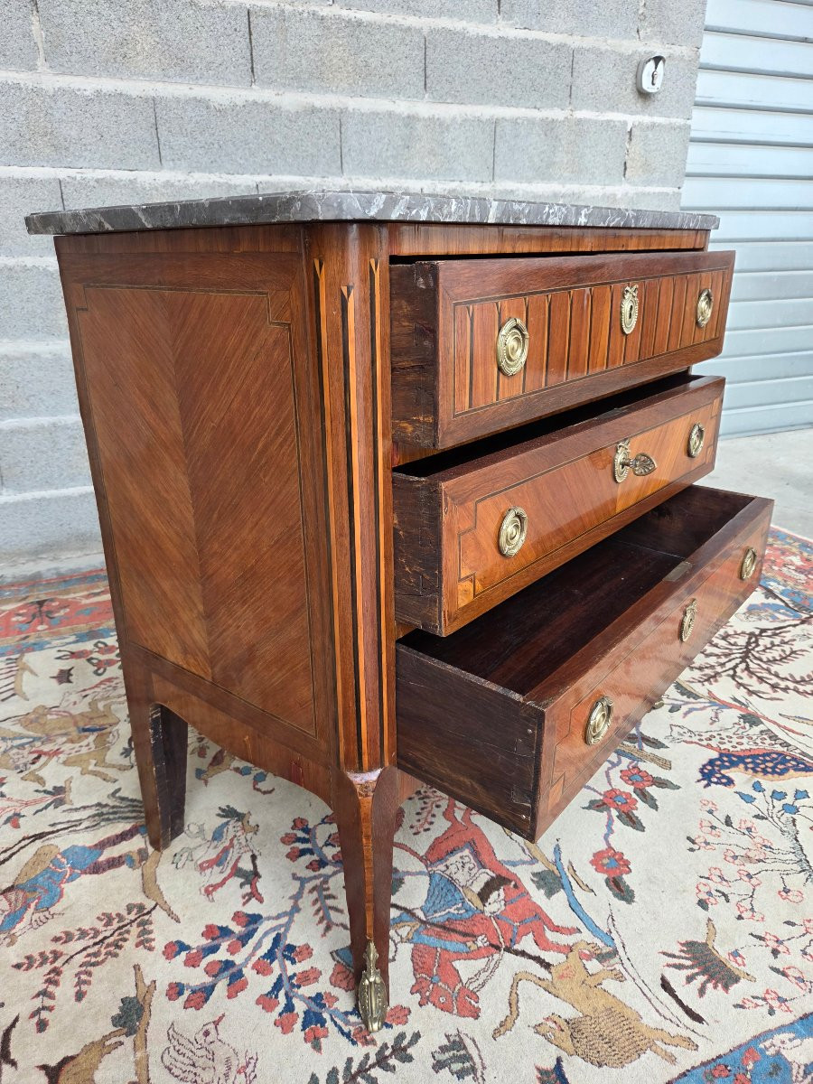  Commode en marqueterie, Transition Louis XV – Louis XVI, d'époque XVIIIe s-photo-4