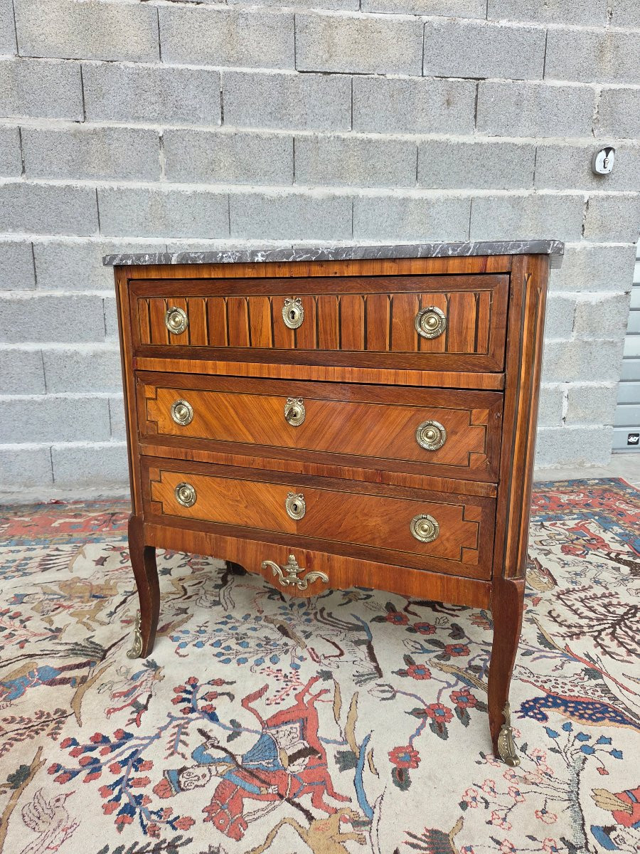  Commode en marqueterie, Transition Louis XV – Louis XVI, d'époque XVIIIe s-photo-1
