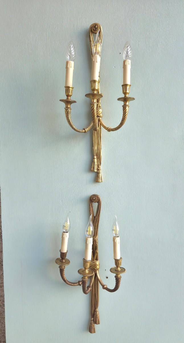 Paire d'appliques  en bonze doré,  Louis XVI, d'époque XIXème 