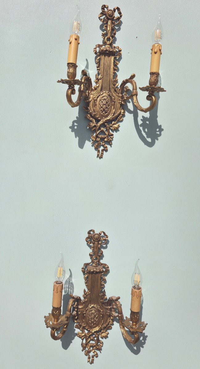 Paire d'appliques en bronze doré, Louis XVI d'époque XIXème