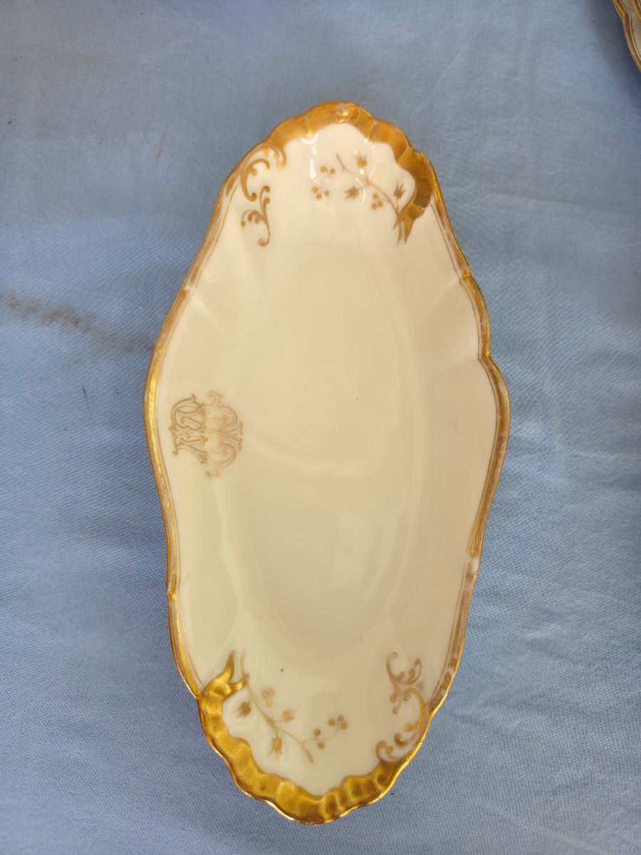 Limoges Porcelain Dinner Service, 55 Pieces, Monogrammed, Mid XXᵉ Century-photo-3