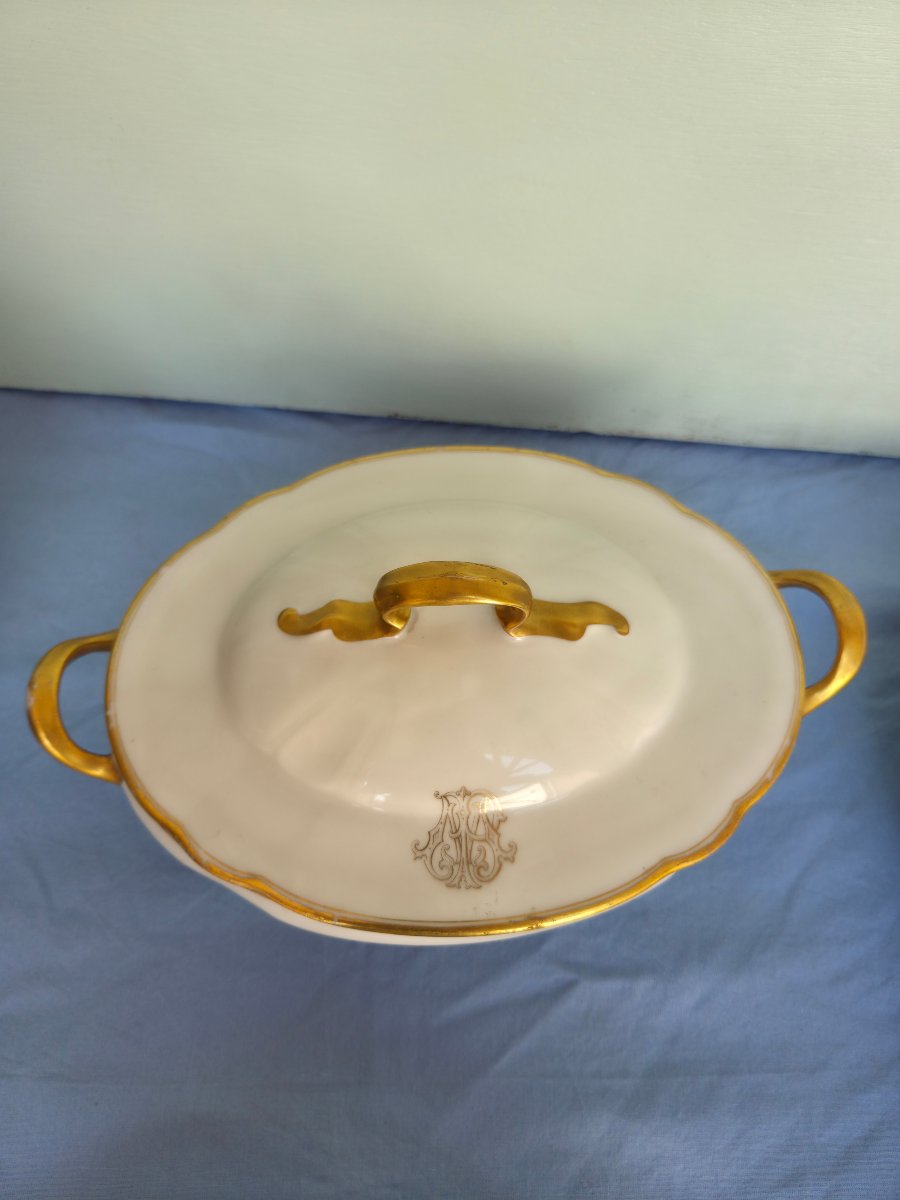 Limoges Porcelain Dinner Service, 55 Pieces, Monogrammed, Mid XXᵉ Century-photo-4