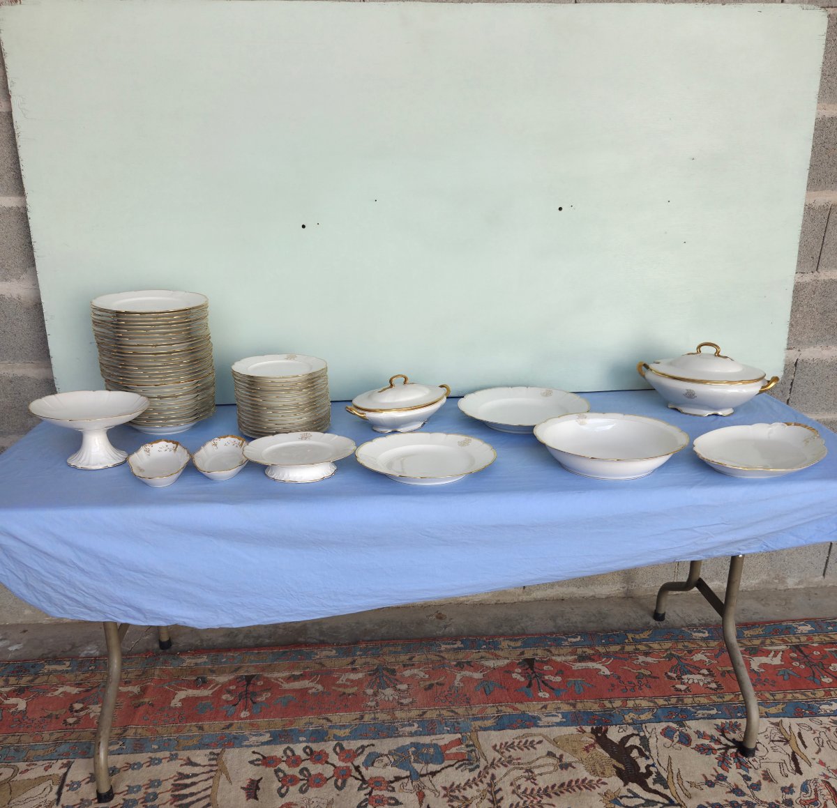 Limoges Porcelain Dinner Service, 55 Pieces, Monogrammed, Mid XXᵉ Century-photo-5