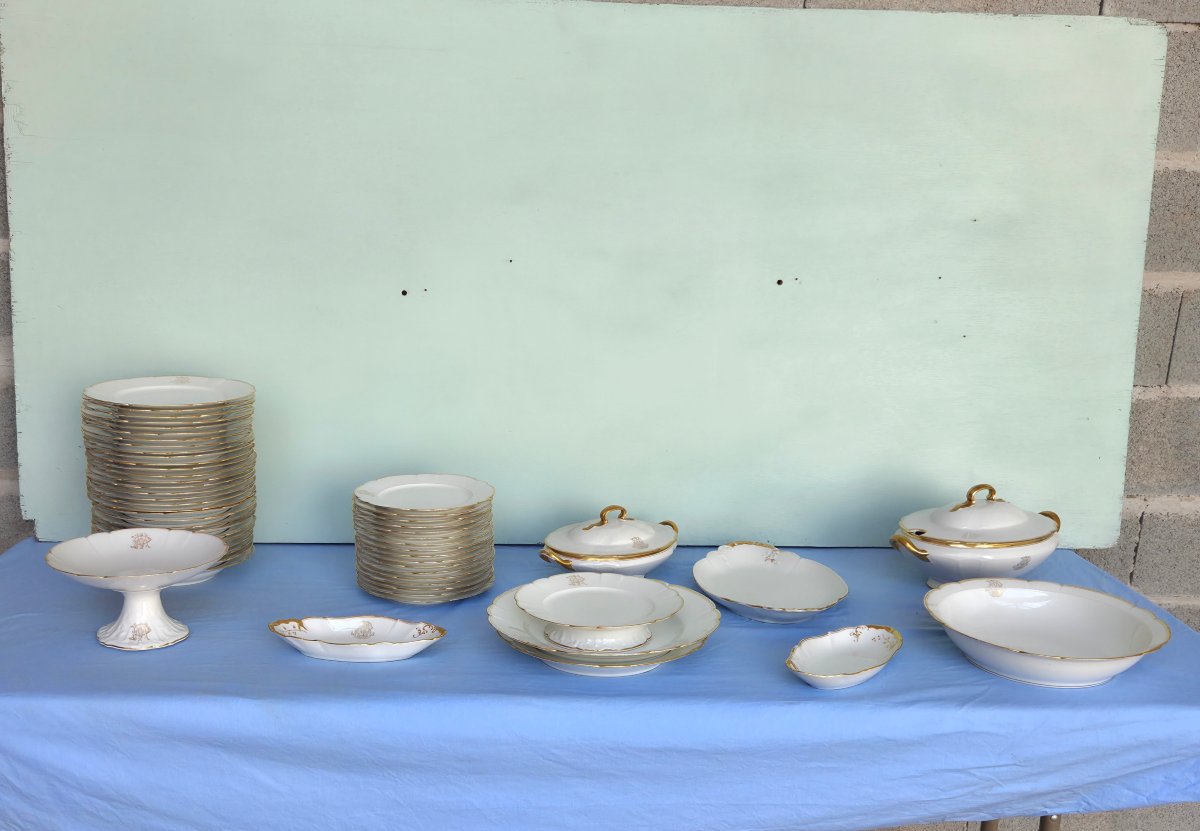 Limoges Porcelain Dinner Service, 55 Pieces, Monogrammed, Mid XXᵉ Century