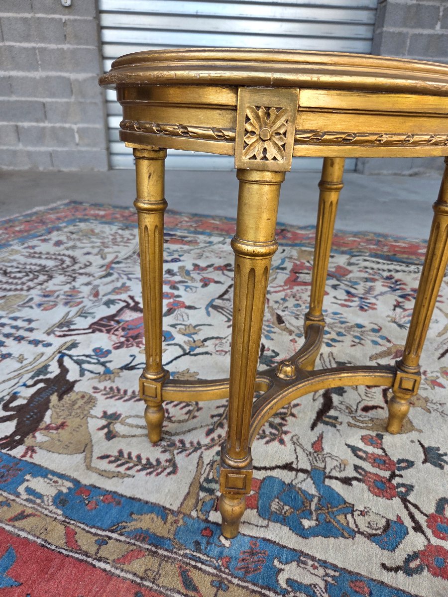 Tabouret oval en bois doré à la feuille d'or,  Louis XVI, d'époque XIXᵉ siècle-photo-1
