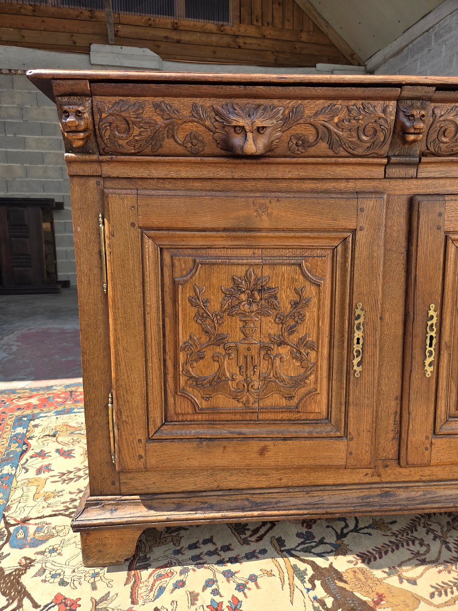 Buffet bas en chêne mouluré et sculpté, Louis XIII, Époque XVIIIᵉ siècle-photo-8