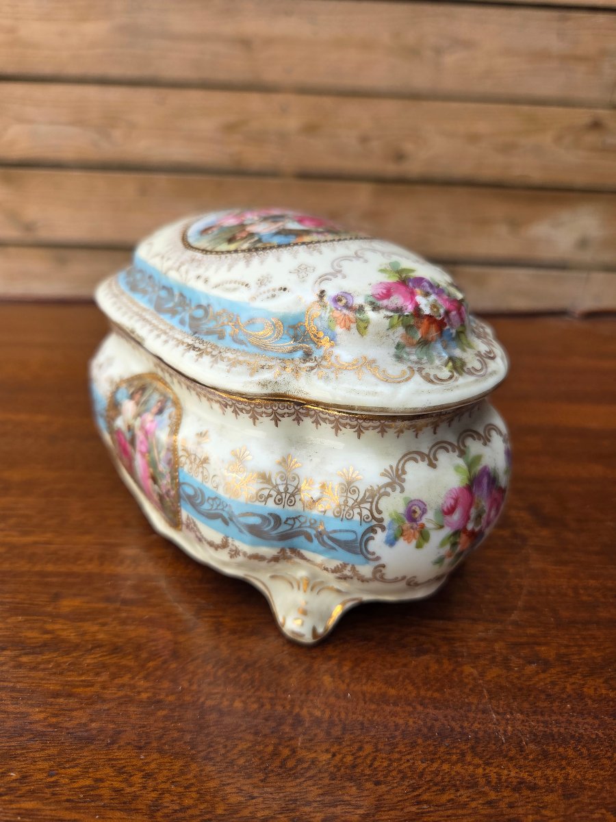 Limoges Porcelain Candy Dish By C. F. Haviland, Decorated With Scenes Of Romance – Early 20th Century-photo-3