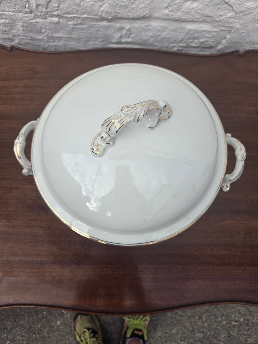 Soupière en porcelaine de Lourioux,  Style Louis XV. D'époque XXᵉ siècle-photo-2