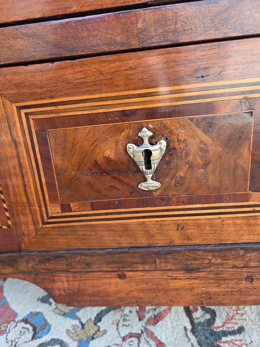 Commode Louis XVI en marqueterie. Époque XVIIIᵉ siècle-photo-3