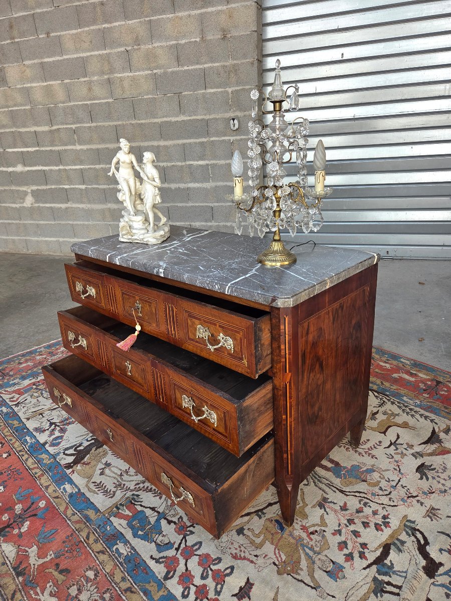 Commode Louis XVI en marqueterie. Époque XVIIIᵉ siècle-photo-1
