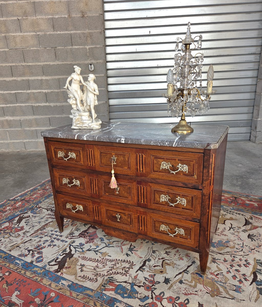 Commode Louis XVI en marqueterie. Époque XVIIIᵉ siècle-photo-3