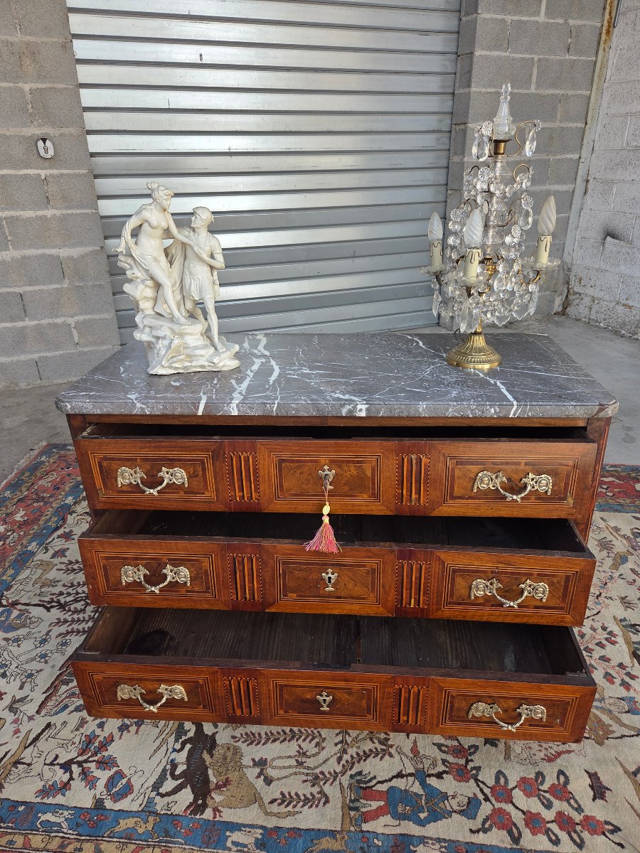 Commode Louis XVI en marqueterie. Époque XVIIIᵉ siècle-photo-4