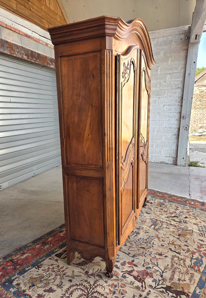 Armoire régionale Louis XV en noyer, d'époque  XVIIIᵉ siècle.-photo-2
