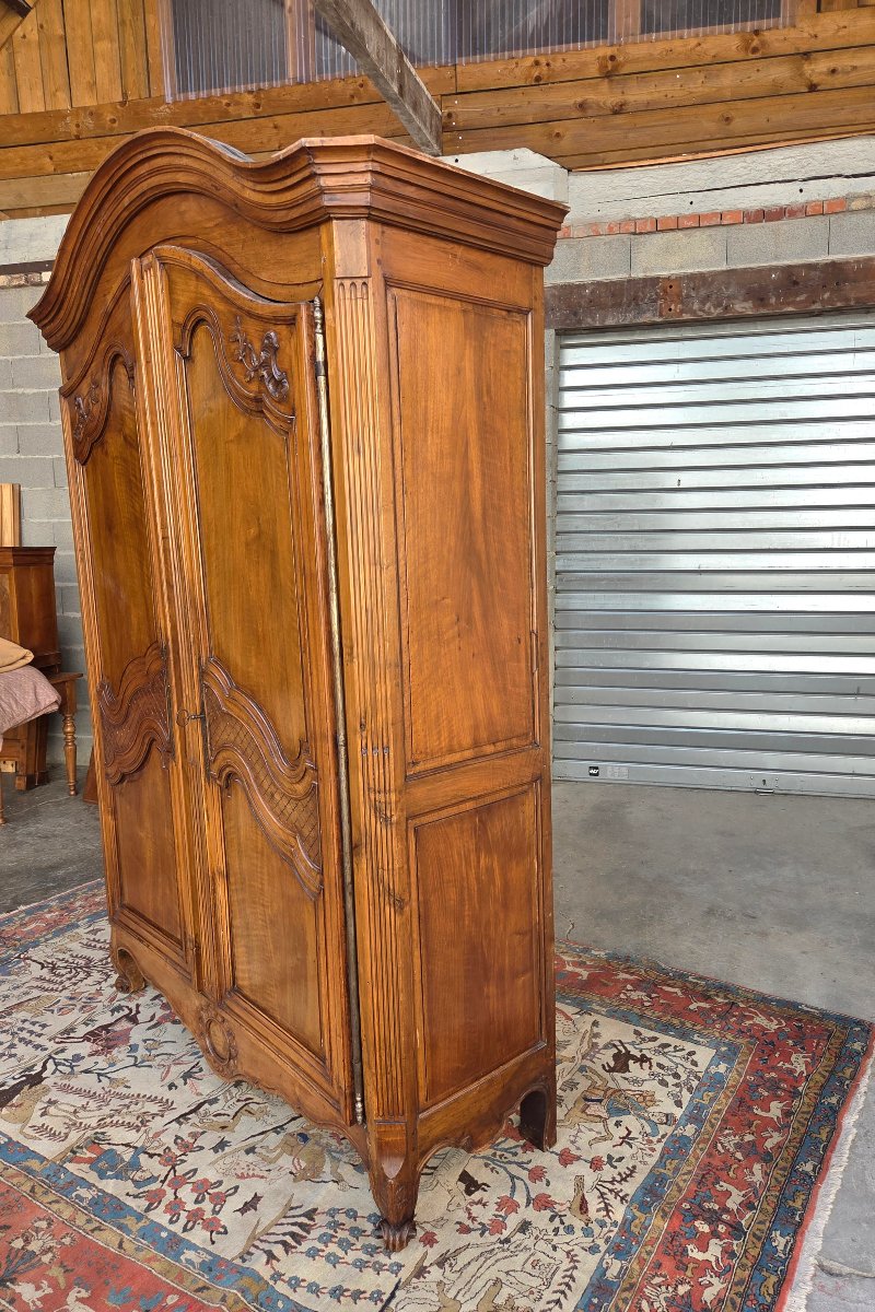 Armoire régionale Louis XV en noyer, d'époque  XVIIIᵉ siècle.-photo-3