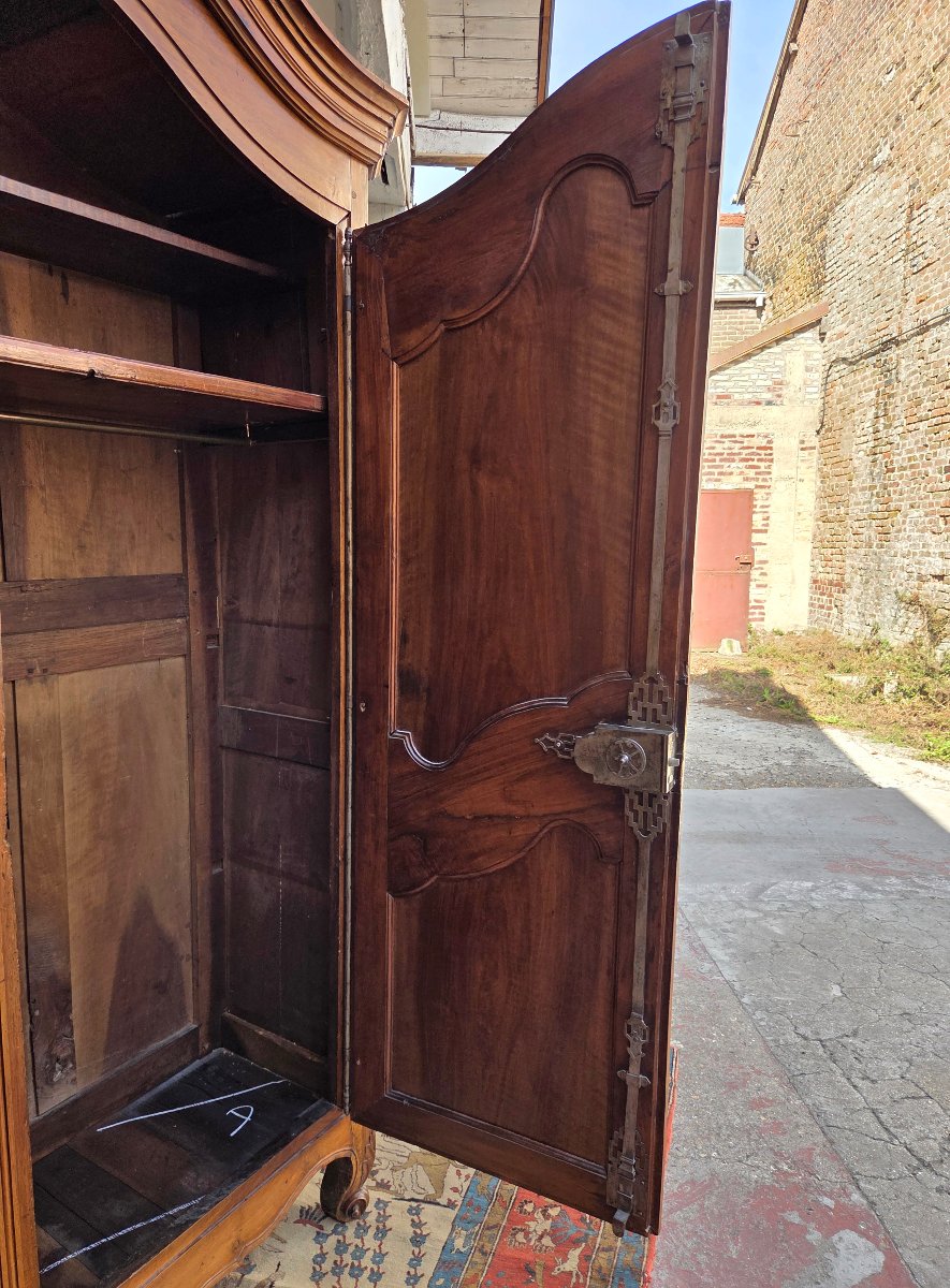 Armoire régionale Louis XV en noyer, d'époque  XVIIIᵉ siècle.-photo-6