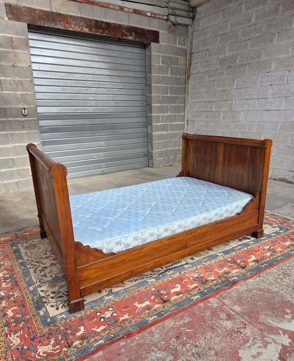 Walnut Boat-shaped Bed, Restored. 19th-century Piece