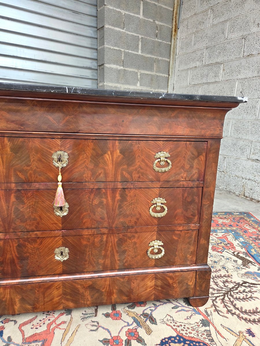 Restored Mahogany Chest Of Drawers, 5 Drawers. Gray Marble With White Veins. Early 19th Century. -photo-3