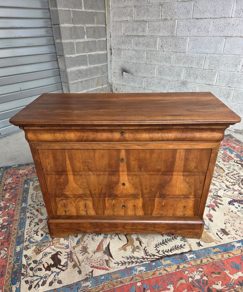 Commode Louis-Philippe en noyer et placage de noyer. Depoque XIXᵉ siècle