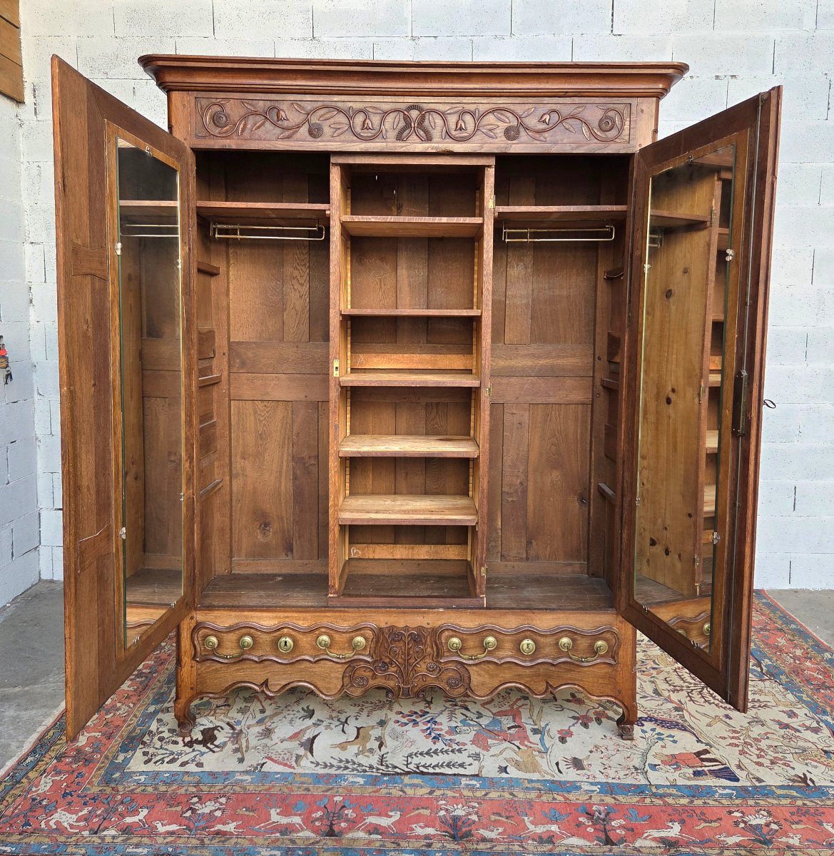 Lorraine-style Oak Cabinet, Carved And Molded. Louis XV Style, 19th Century-photo-2