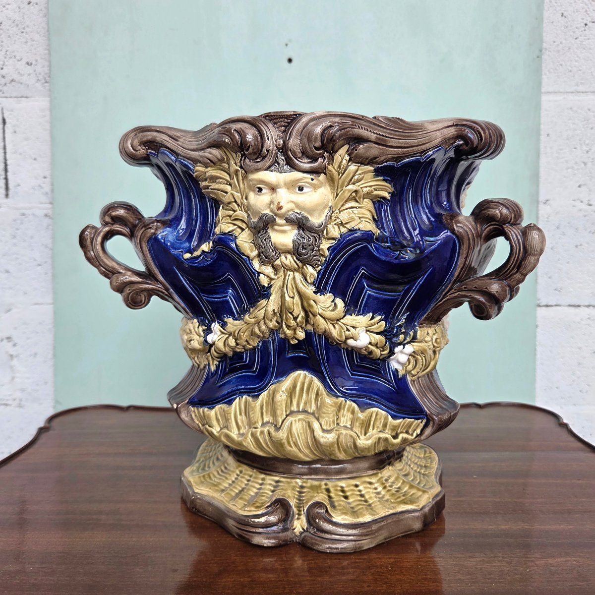 Polychrome Earthenware Planter With A Mascaron. 19th-century-photo-4
